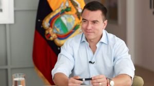 Noboa firma reglamento a la Ley de Solidaridad Nacional