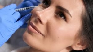 REVOLUCIÓN MÉDICA 2025: UNA INYECCIÓN PROMETE RETRASAR EL ENVEJECIMIENTO HUMANO