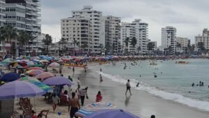 ECUADOR APLICARÁ IVA REDUCIDO AL 8% DEL 9 AL 12 DE OCTUBRE DE 2025: BENEFICIOS Y ALCANCE DE LA MEDIDA TEMPORAL