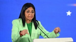 Delcy Rodríguez denuncia intentos de dolarizar las economías latinoamericanas y defiende la soberanía monetaria de Venezuela