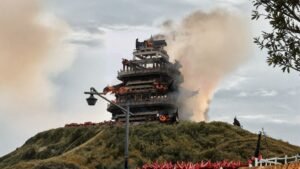 China pierde 1.500 años de historia en incendio que destruye el pabellón Wenchang del templo Yongqing en Jiangsu