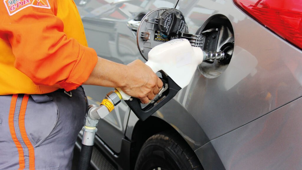 Precios de los combustibles disminuyen en Ecuador desde el 12 de enero de 2026