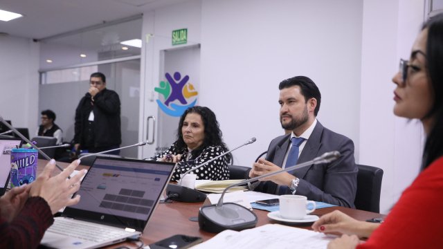 ADN plantea prohibir el uso de las redes sociales a los menores de 15 años en Ecuador