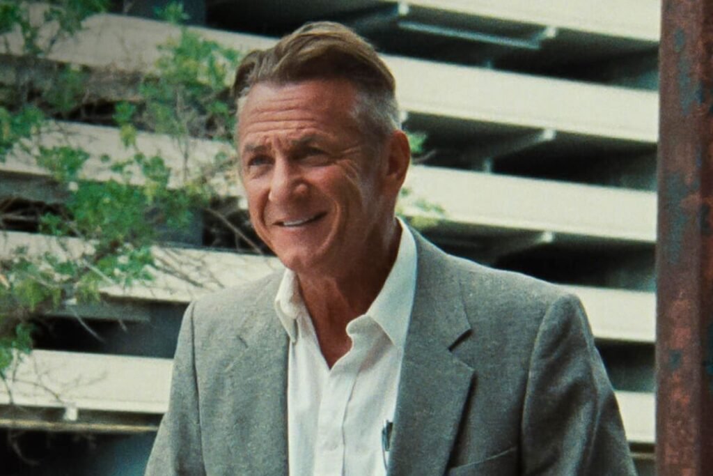 Sean Penn recibe Oscar simbólico hecho con metal de tren ucraniano bombardeado