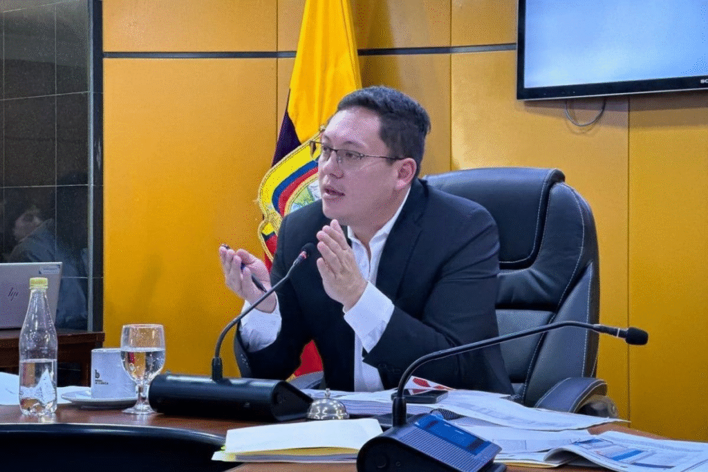 Alcalde de Cuenca, Cristian Zamora, se pronuncia tras allanamiento a su vivienda