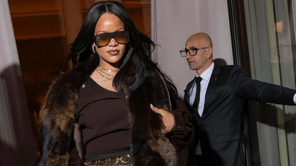 Una mujer fue detenida tras disparar contra la casa de Rihanna en Los Ángeles