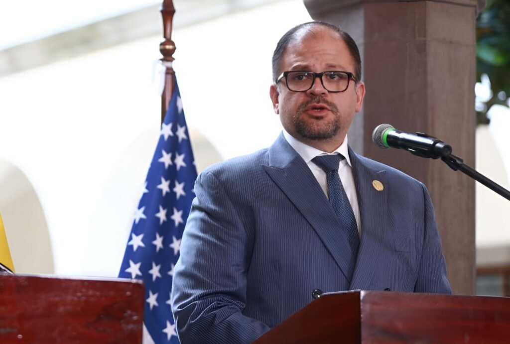 John Reimberg pide quedarse en casa y advierte que el país enfrenta una “guerra” contra el crimen organizado