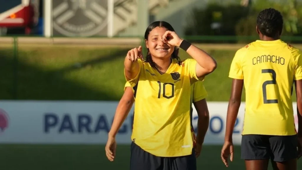 ‘Mini Tri Femenina’ goleó 5‑1 a Paraguay