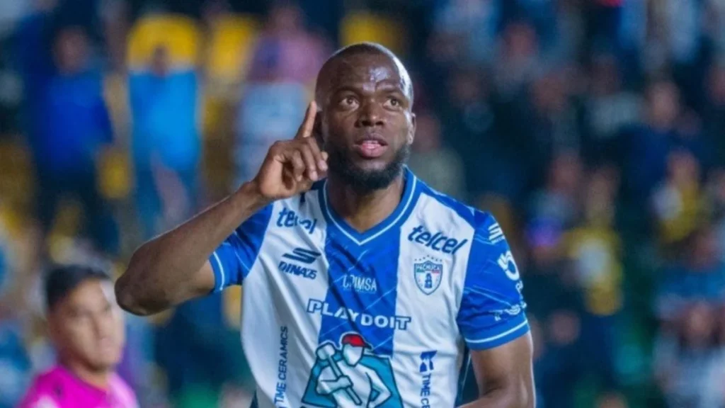 Pachuca venció 2-1 a Puebla con gol de Enner Valencia