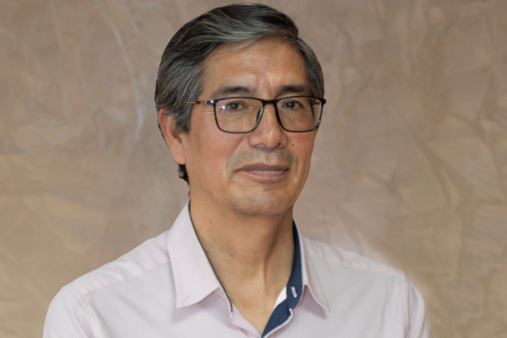 Raúl Llasag presentó su renuncia al cargo de juez de la Corte Constitucional ante el Pleno