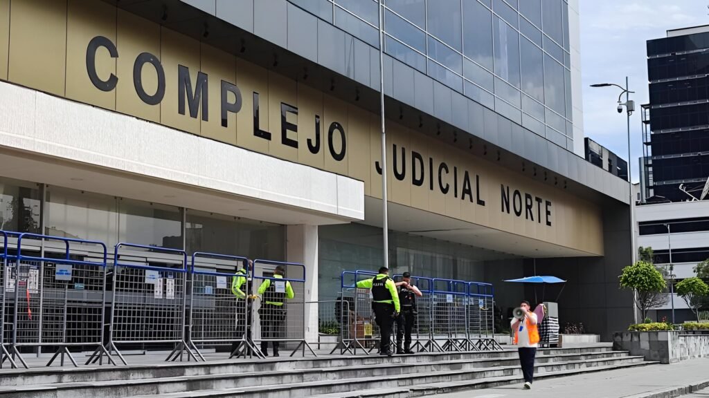 Amenaza de bomba provoca la evacuación en el Complejo Judicial Norte de Quito