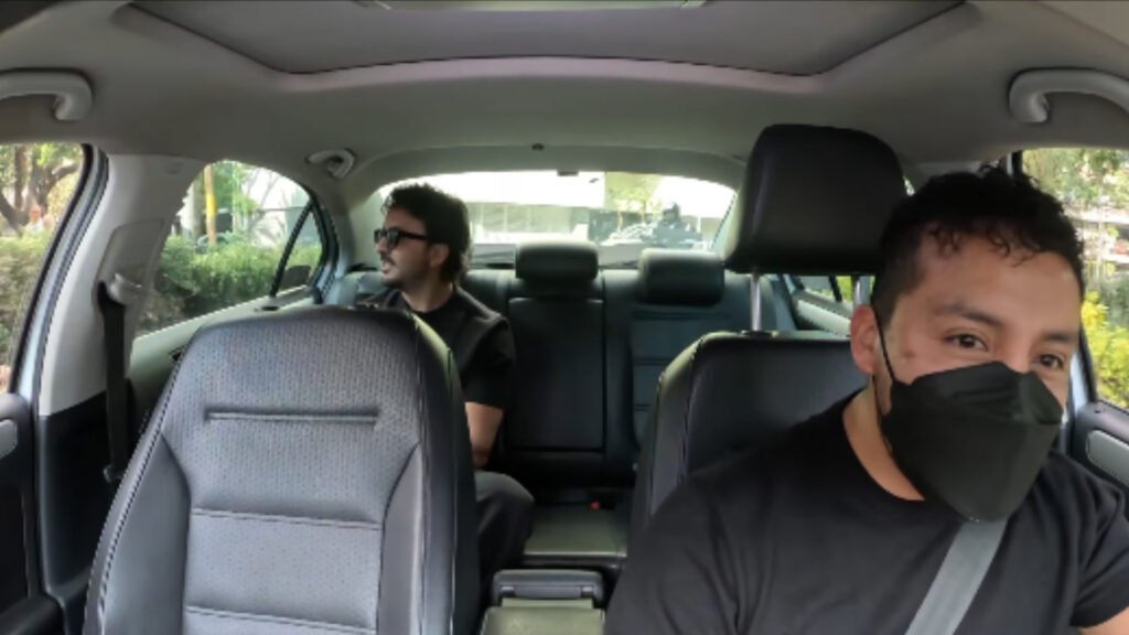 Luis Fonsi causa furor en redes tras sorprender a taxista en México