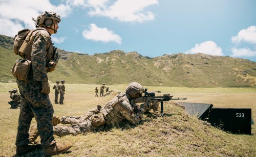 Infantes de Marina de Ecuador entrenan con el USS Nimitz