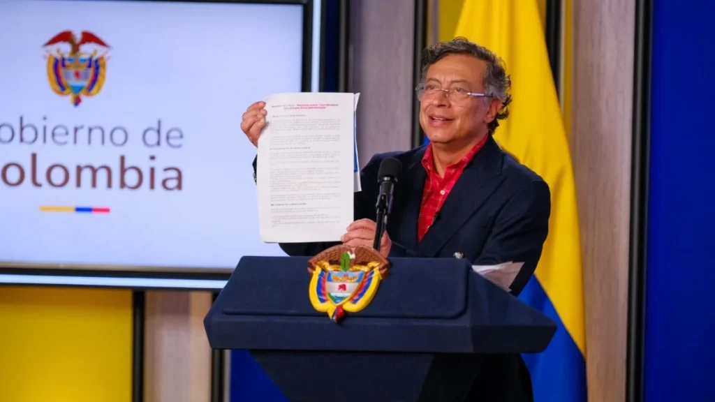 Gustavo Petro pide investigar si los explosivos del atentado en Cauca provienen de Ecuador