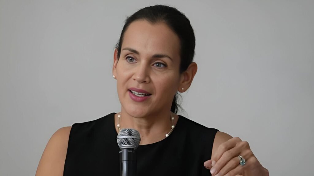 Inés Manzano cuestiona la falta de comunicación de CNEL sobre los repentinos cortes de energía eléctrica