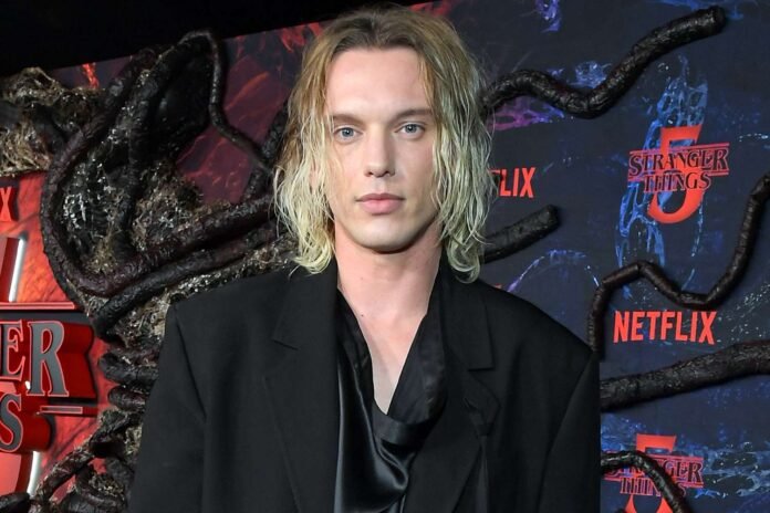 Jamie Campbell Bower será el invitado estelar en la Comic Con Ecuador 2026
