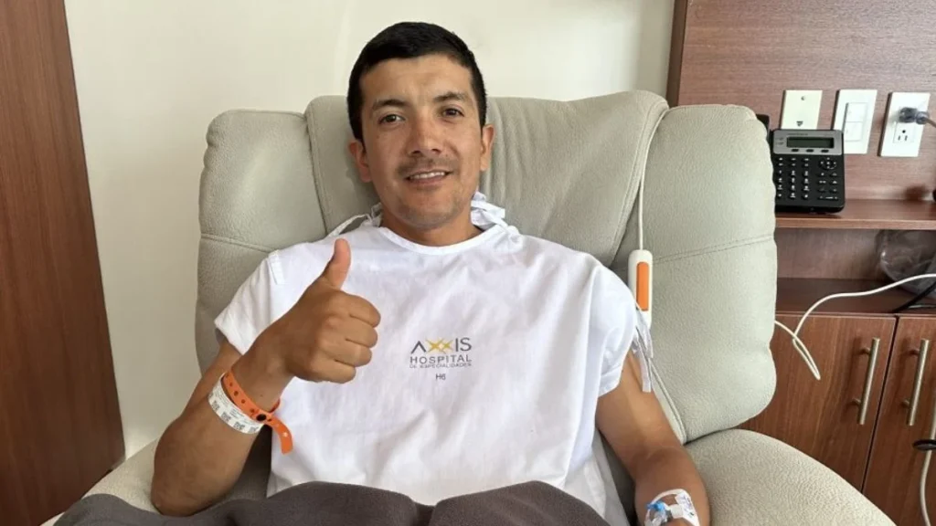 Richard Carapaz se recupera en Quito tras sufrir una lesión y apunta a volver con fuerza al Giro d’Italia