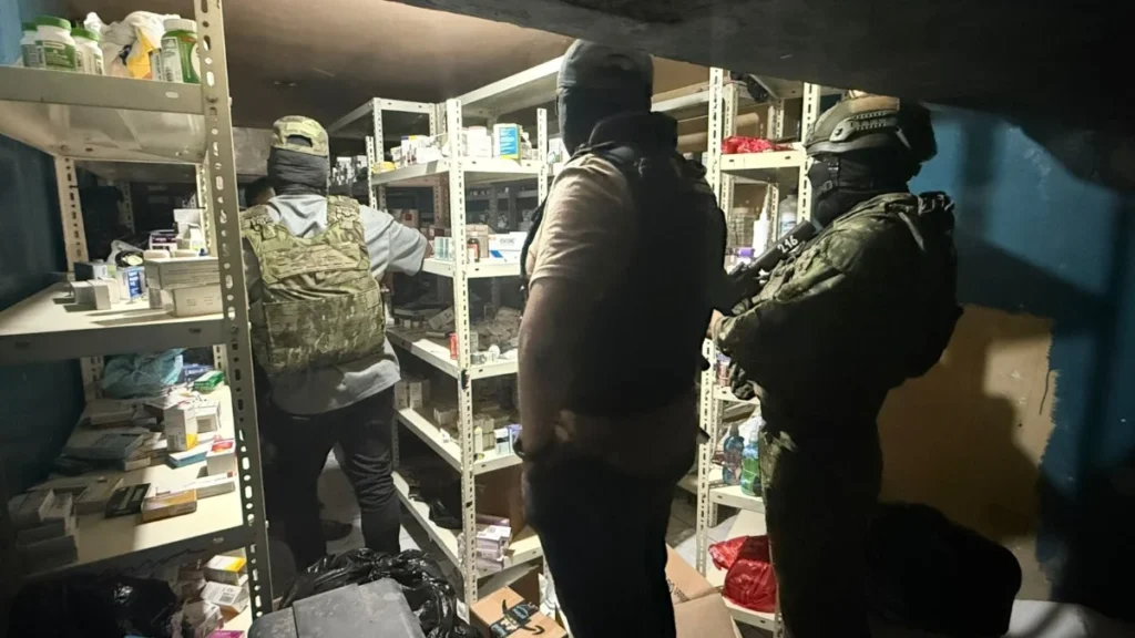 Fuerzas Armadas desmantelan fábrica clandestina de medicamentos falsos en Guayaquil