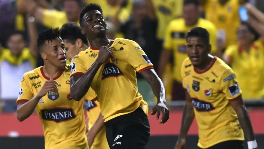Barcelona SC demanda a Santos Laguna ante FIFA por deuda de Félix Torres