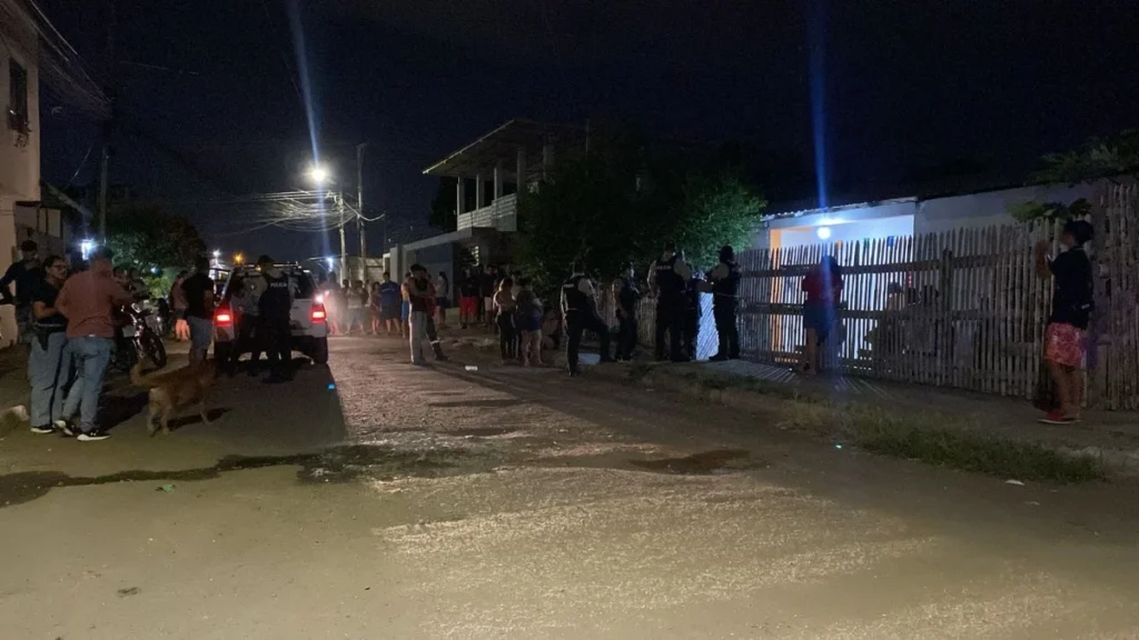 Dos gemelos fueron asesinados en un ataque armado dentro de su vivienda en Manta