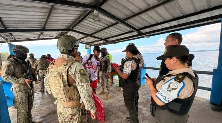 Fuerzas Armadas intensifican los controles de seguridad en Esmeraldas y la frontera norte