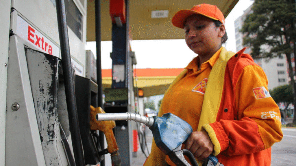 El consumo de gasolina Extra se reduce 8%