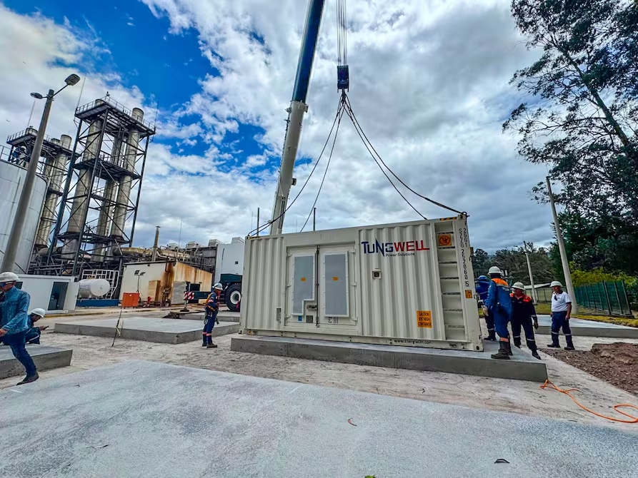 Ecuador activa plan integral para proteger el sistema eléctrico ante la llegada del Fenómeno de El Niño